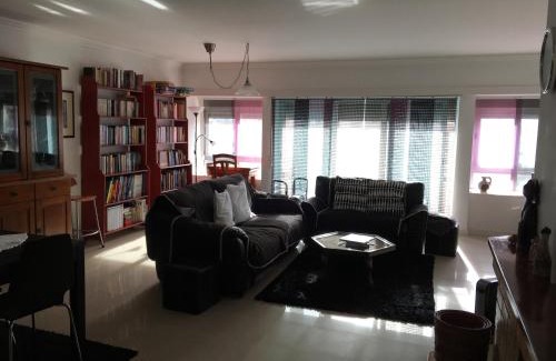 Alto do Pina Apartment | Home2Home Lisbon