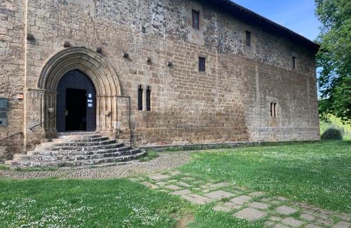 Zumarraga Apartment | HomeOffice with Church Views