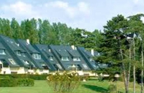 Clair Valon Apartment | Homerez - Beautiful appartement 2 km away from the beach for 4 ppl. at Houlgate