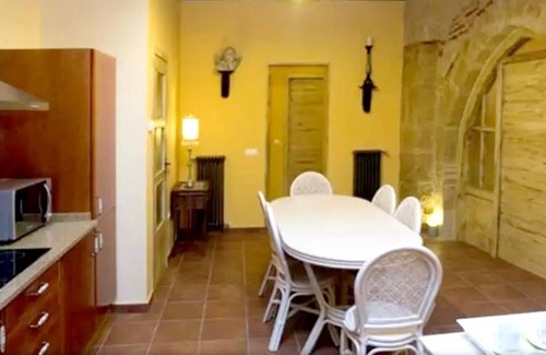 Villalpando House | Homerez - Beautiful house for 6 ppl. at Villalpando