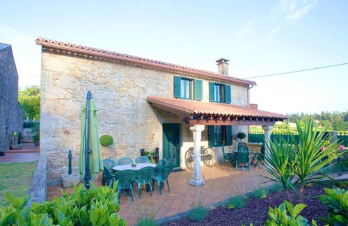 Cuntis House | Homerez - Big house 18 km away from the beach for 12 ppl. with swimming-pool