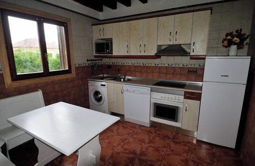 Albuerne House | Homerez - Charming house in Albuerne with fenced garden