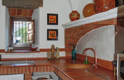 Anora House | Homerez - Charming House in Añora with Garden