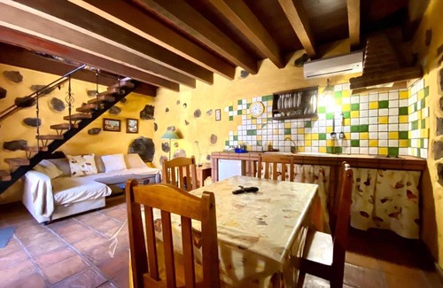 Isora House | Homerez - Charming house in Isora with mountain view