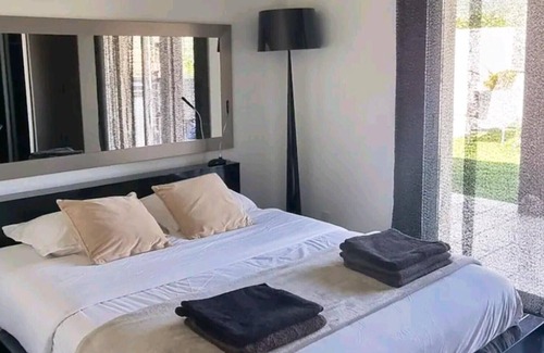 Beaufort-sur-Gervanne Villa | Homerez - Spacious villa for 8 ppl. with swimming-pool at Beaufort-sur-Gervanne
