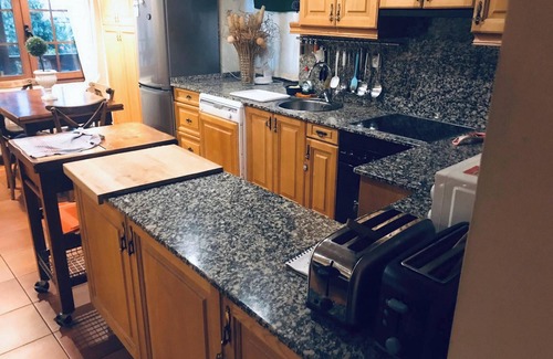 Molinaseca House | Homerez - Spacious House in Molinaseca with Mountain View