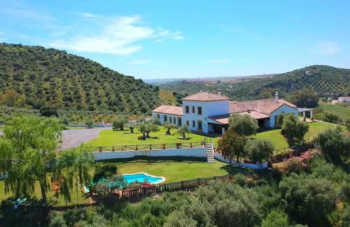 Puerto Serrano Villa | Homerez - Villa in Puerto Serrano