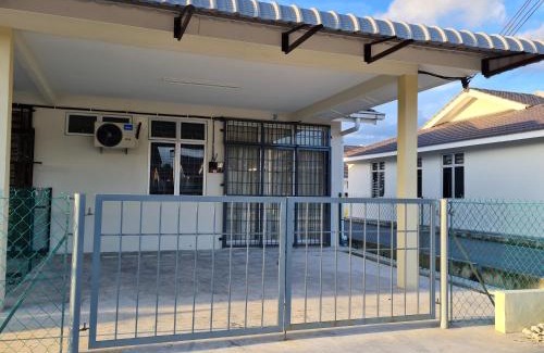 Gambang House | Homestay AlFaruqi Gambang (2)