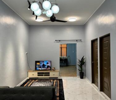 Kampung Pengkalan Maras House | Homestay De Acacia Rumah Melati