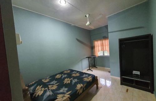 Kampung Gong Pauh Apartment | Homestay DeUmmah House