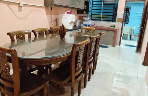 Kampung Sungai Karang Darat House | Homestay Murah Cheap and very satisfying