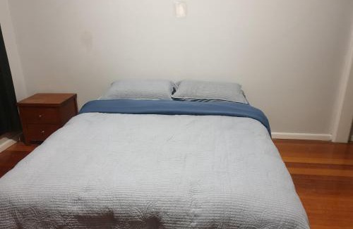 Dandenong House | Homestay near Dandenong Plaza