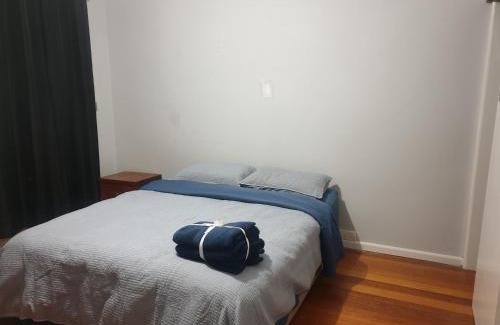 Dandenong House | Homestay near Dandenong Plaza