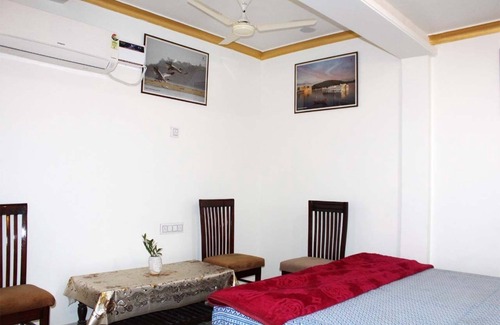 Pink City Bed & Breakfast | Homestay SONI2700 Comfort Family Room with Separate Bathroom on Same Floor