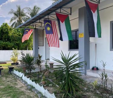 Kampung Rambutan Rendang House | Homestay Studio TOKAYOH