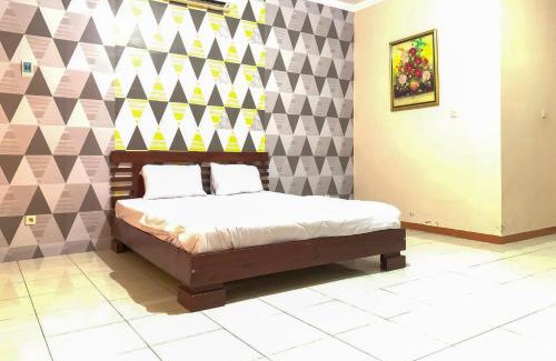 Mertoyudan Hotel | Homestay Syariah Banjar Makmur Mertoyudan RedPartner
