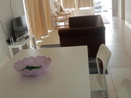 Paka House | Homestay Taman Tiara Paka Full AC Free Wi-fi & COWAY