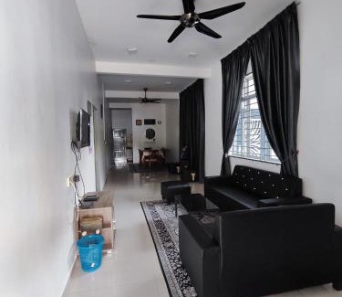 Temerloh House | Homestay Temerloh Near Hospital 4Bedroom 3Air-cond Free Wi-Fi Netflix