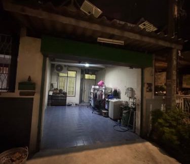 Anusawari Apartment | Homestay