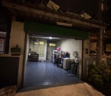 Anusawari Apartment | Homestay