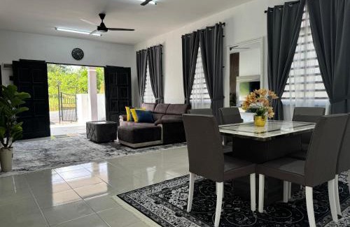 Temerloh House | Homestay White Aqil