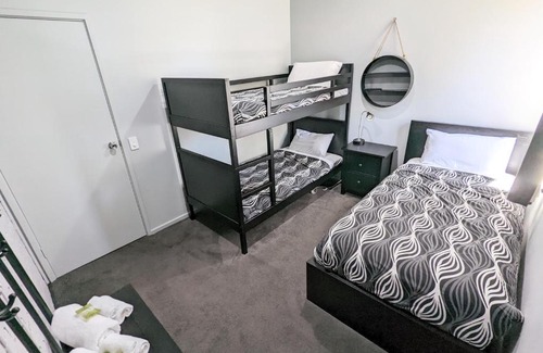 Golden Square Hotel | Homestead Motor Inn & Apartments