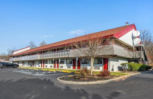 Danville Hotel | HomeTowne Studios by Red Roof Danville, PA