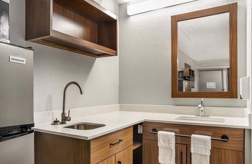 Conestee Hotel | Hometowne Studios Greenville