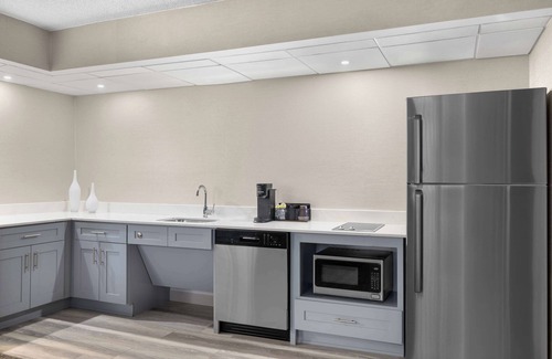 Downers Grove Hotel | Homewood Suites By Hilton Downers Grove Chicago, Il