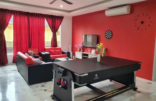 Sungai Pelek Ski Chalet | Homey Homestay