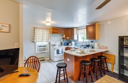 Mount Pleasant Mills Apartment | Honey Bee Farm On-Site: Susquehanna Valley Apt!