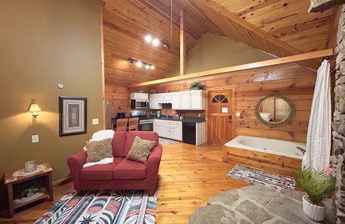 Gatlinburg - Pigeon Forge Cabin | Honeymoon Hideaway: Private Honeymoon Cabin with Hot Tub in Gatlinburg