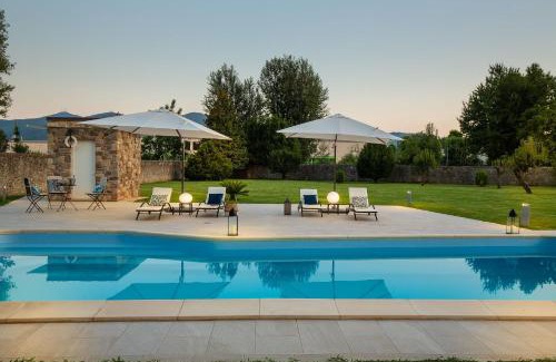 Lucca Villa | Honeymoon Leonor Villa