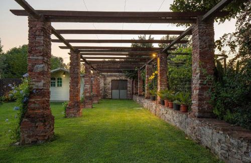 Lucca Villa | Honeymoon Leonor Villa