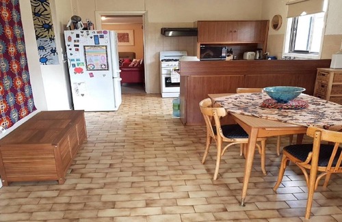 Lake Wangary House | Honeysuckle Cottage - Classic beach shack