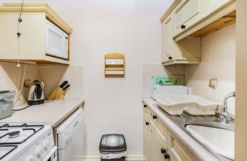 Pontfaen Cottage | HONEYSUCKLE, family friendly, with a garden in Newport, Pembrokeshire