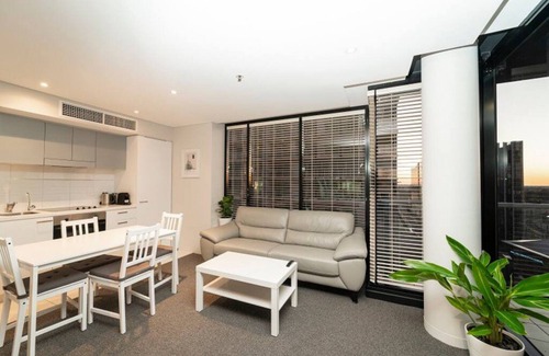 Adelaide Central Business District Apartment | Horizons 1402 · 2 bedroom Spa Apartment with Stunning Views