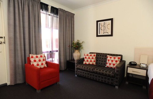 Horsham Hotel | Horsham Mid City Court Motel
