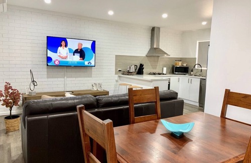 Horsham House | Horsham Villa Central Location