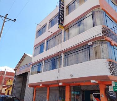 Oropesa House | Hospedaje Los Lirios