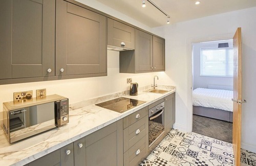 Scarborough Apartment | Host & Stay | Apartment 1 @ Queens Court