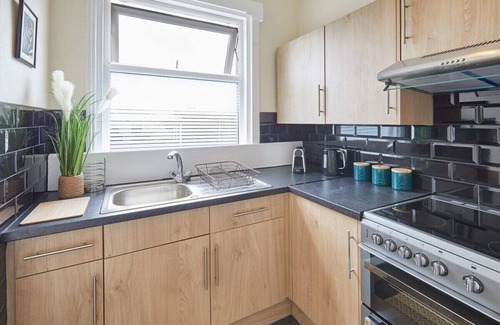 Scarborough City Centre Apartment | Host & Stay | Ocean Wave