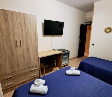 Valdemoro Hostel | Hostal Doña María