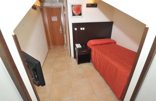San Fernando de Henares Hostel | Hostal Goyma III