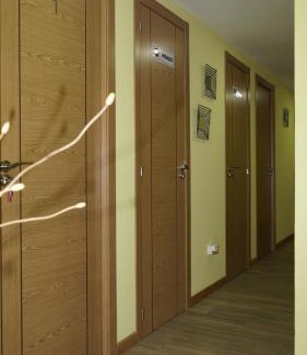 Torres de la Alameda House | Hostal La Pared