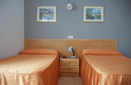 Tona House | Hostal Montserrat