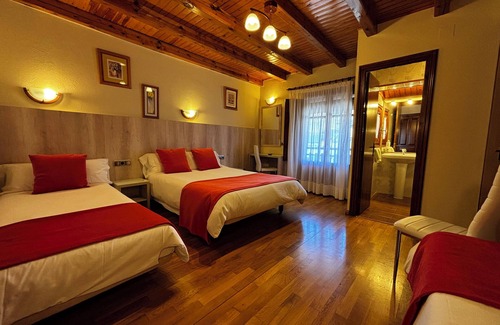 Llavorsi Hostel | Hostal Noguera