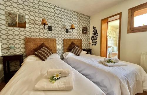 Villalba de la Sierra House | Hostal Nomadas by Gloove