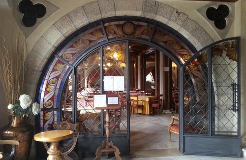 Sasamon House | Hostal Restaurante El Castillo