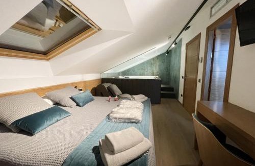 Zudaire House | Hostal Restaurante Ibaisek